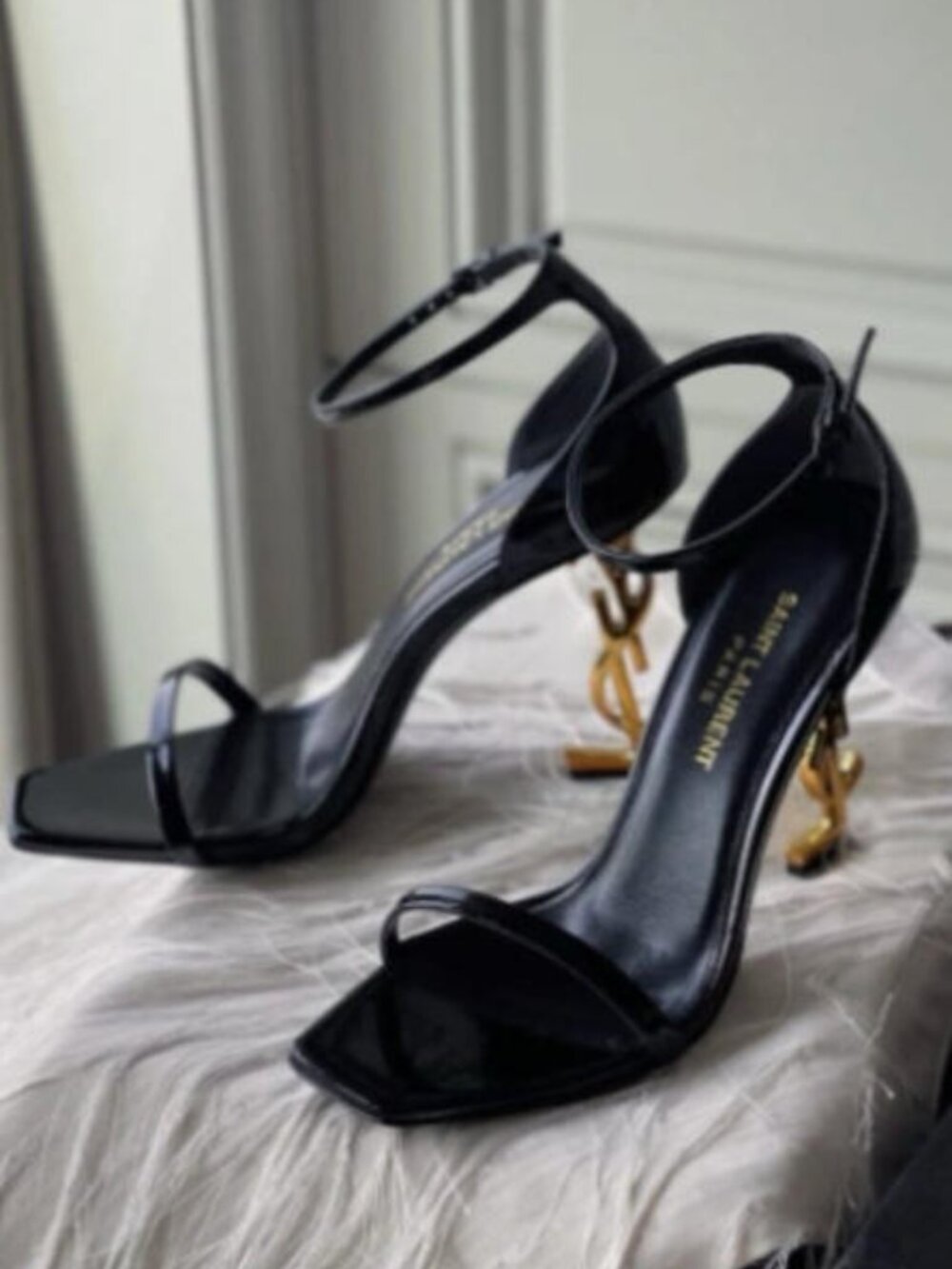 Saint Laurent Black Patent Leather Sandals with Gold Logo - With Original Box - Picture 3 of 5